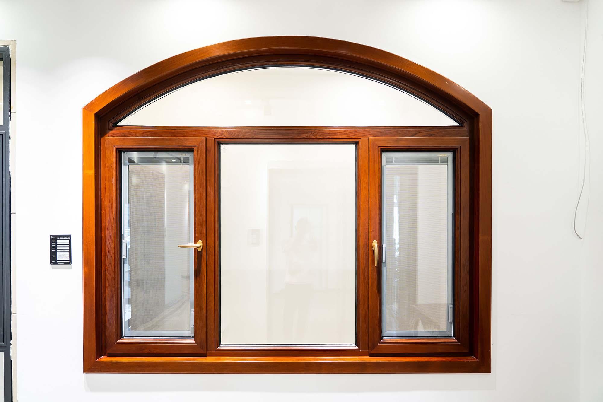 135 Aluminum Wood Thermal Break Casement Window with Screen - Product View 5